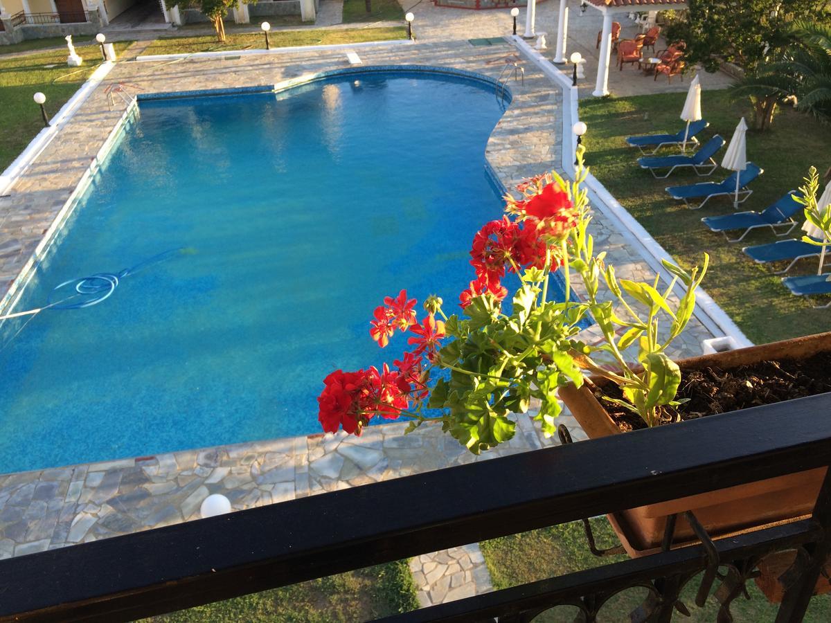 Regina Nina Otel Vasilátika Dış mekan fotoğraf