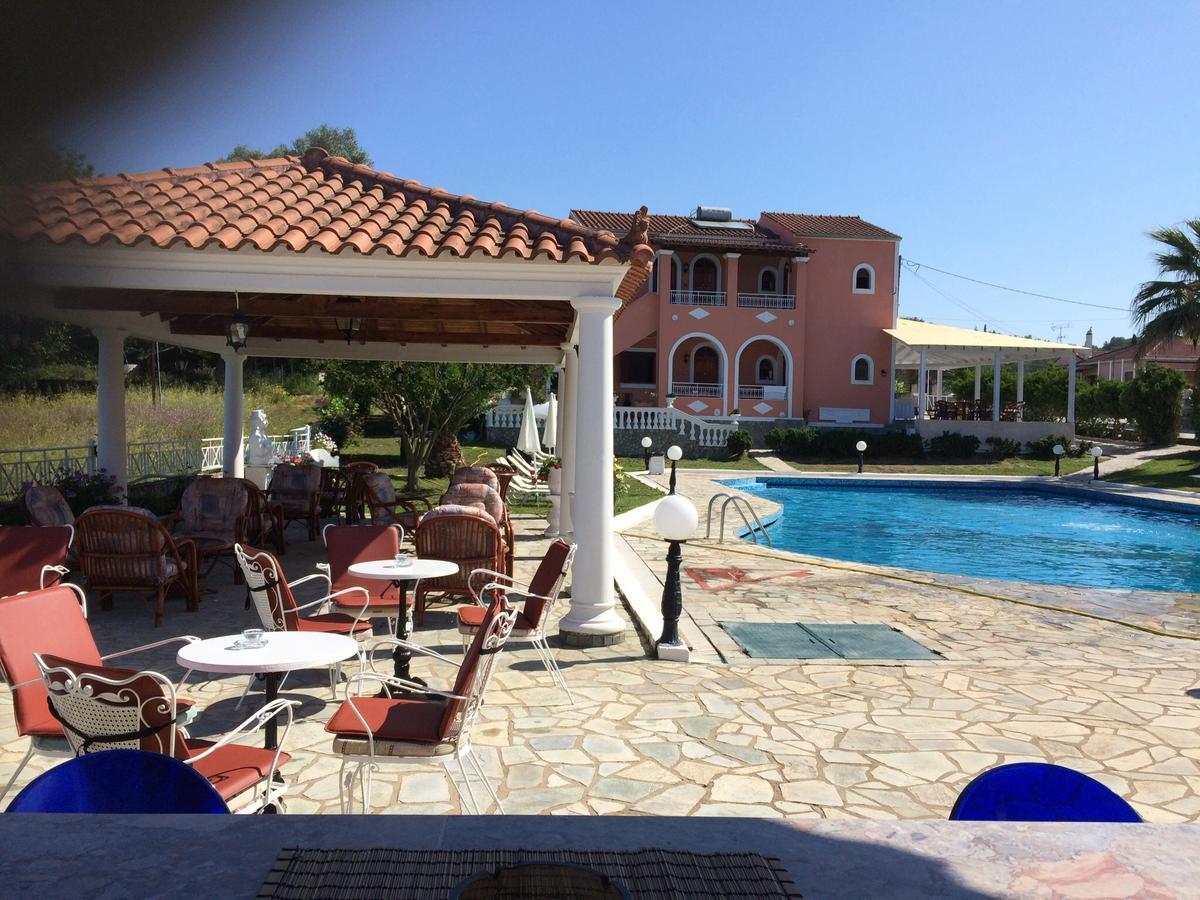 Regina Nina Otel Vasilátika Dış mekan fotoğraf