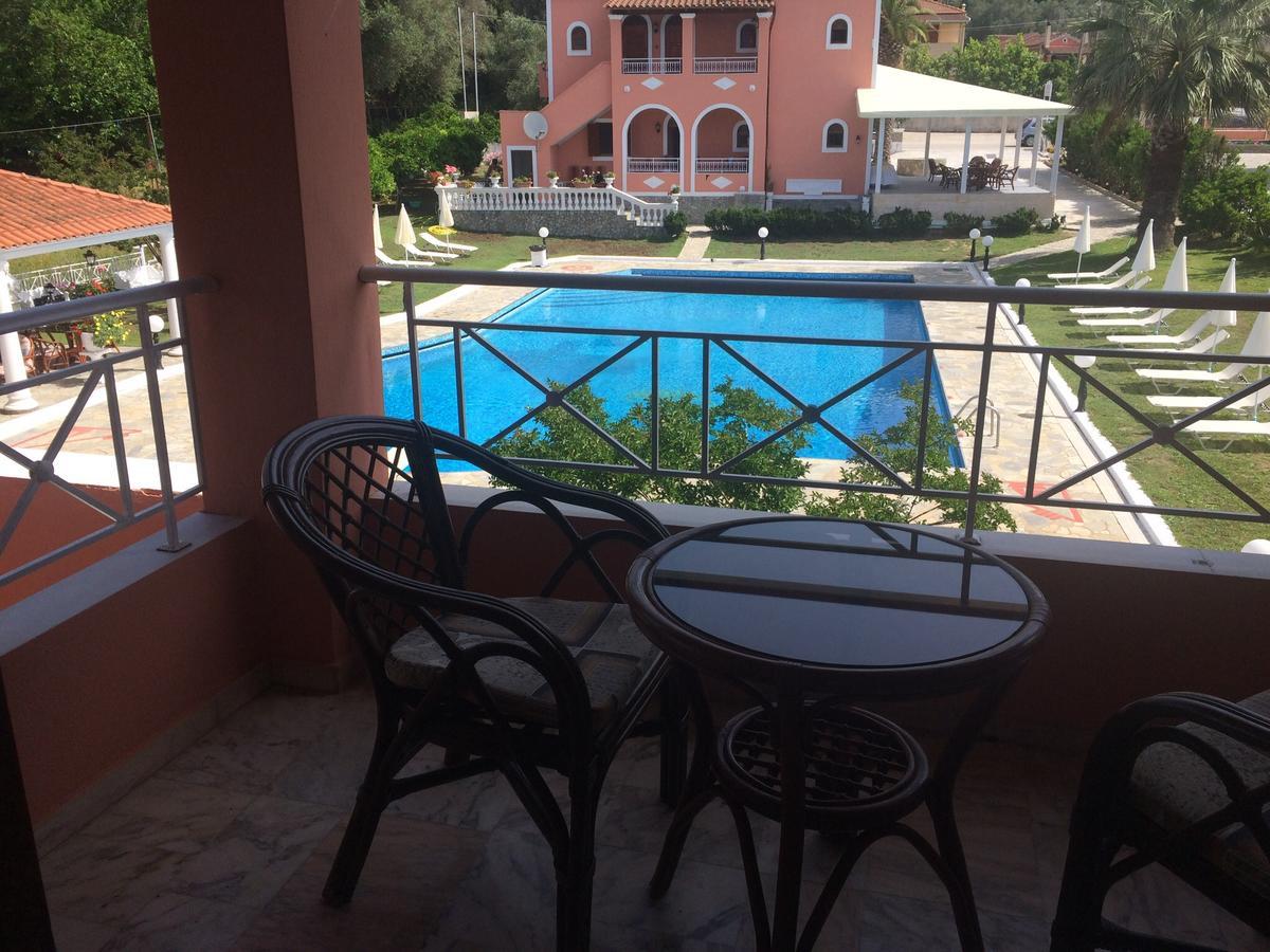 Regina Nina Otel Vasilátika Dış mekan fotoğraf